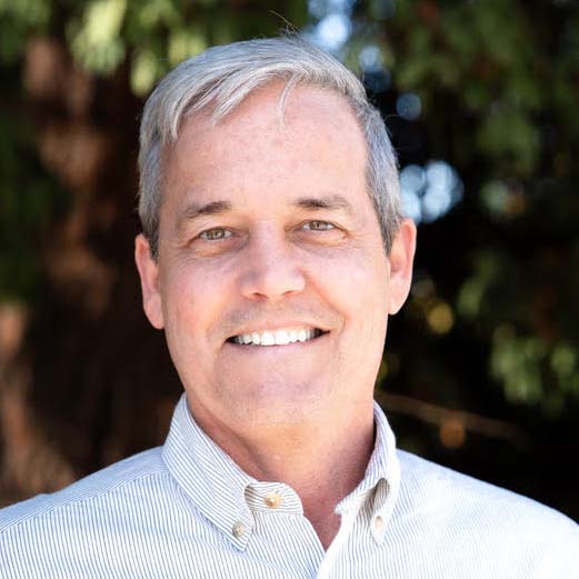 A headshot of Thomas Azwell.